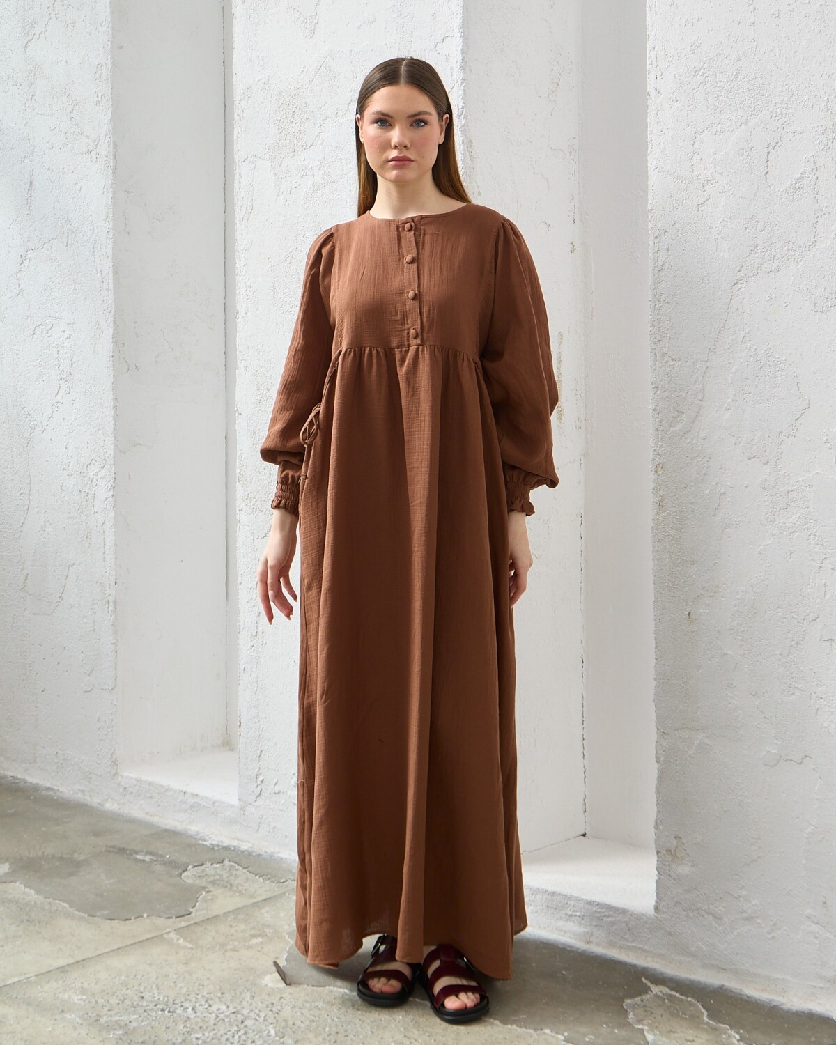 0078 Müslin Belden Bağlamalı Elbise Kahverengi - 3