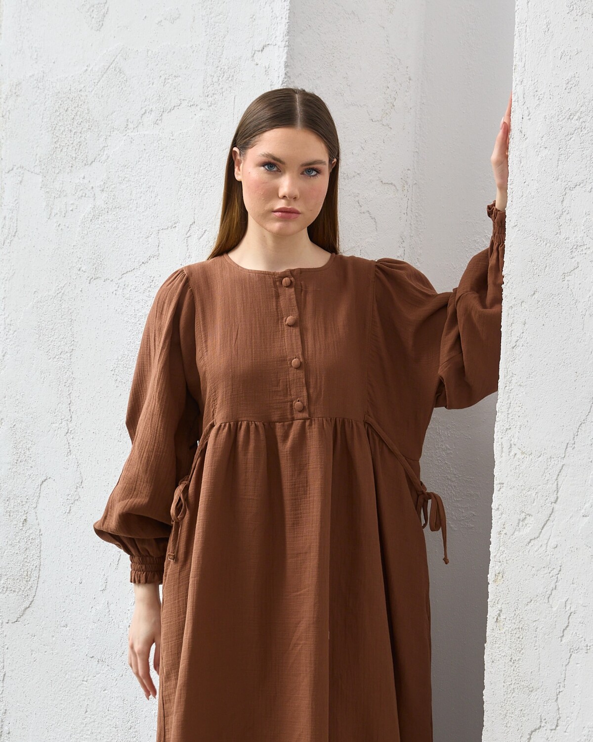 0078 Müslin Belden Bağlamalı Elbise Kahverengi - 6